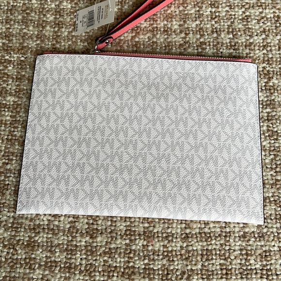 Michael Kors Jet Set Travel XL Zip Clutch Wristlet - Picture 3 of 16